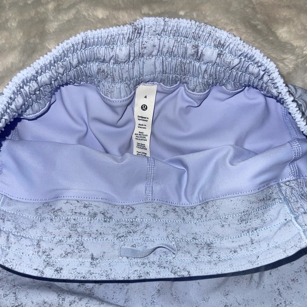 Hotty hot Lululemon skirt - Picture 6 of 7